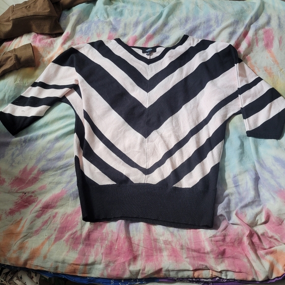 Premise studio quarter length sleeve sweater - Picture 1 of 2